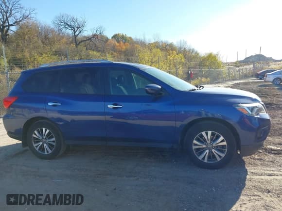 ✅ 2018 Nissan Pathfinder S • VIN: 5N1DR2MN3JC655192 • Lot: 43635316. Wystawiony na IAAI z przebiegiem 152 074 mil. Bezpłatny archiwum sprzedaży aukcyjnych z USA i szczegółowy raport historii pojazdu na DreamBid. Zdjęcie 13.