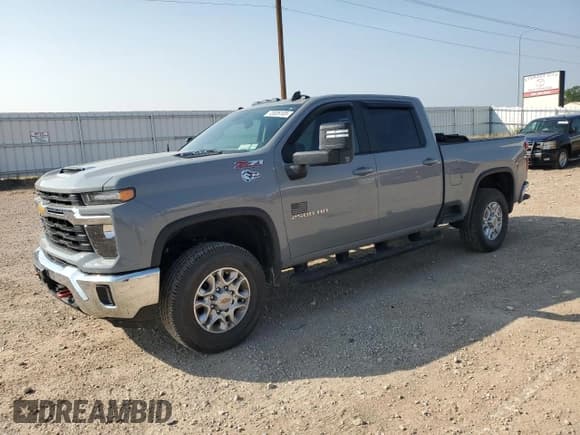 ✅ 2024 Chevrolet Silverado 2500HD LT • VIN: 2GC4YNE78R1226141 • Lot: 72026105. Listed on Copart with 13,936 mi. Free auction sales archive from the USA and detailed vehicle history report at DreamBid. Image 1.