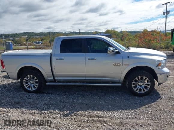 ✅ 2017 Ram 1500 Limited • VIN: 1C6RR7PT7HS713622 • Lot: 43435608. Listed on IAAI with 146,900 mi. Free auction sales archive from the USA and detailed vehicle history report at DreamBid. Image 13.