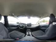 ✅ 2021 Toyota Corolla LE • VIN: JTDEPMAE7MJ127461 • Lot: 43417628. Wystawiony na IAAI z przebiegiem 61 360 mil. Bezpłatny archiwum sprzedaży aukcyjnych z USA i szczegółowy raport historii pojazdu na DreamBid. Zdjęcie 18.