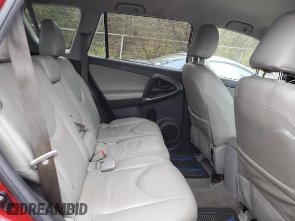 ✅ 2011 Toyota RAV4 • VIN: 2T3JF4DV6BW154565 • Lot: 92179535. Listed on Copart with 201,733 mi. Free auction sales archive from the USA and detailed vehicle history report at DreamBid. Image 11.