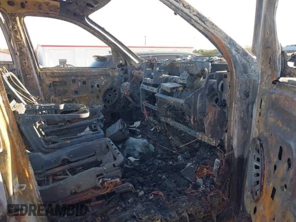 2006 Dodge 3500 SLT z VIN 3D7LX38C26G235602, wystawiony jako IAAI lot #41894590 z przebiegiem Nie podano mil oraz . Historia ofert i sprzedaży dostępna na DreamBid. Obrazek 5.