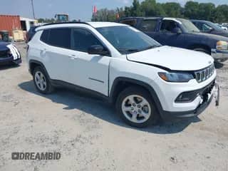 2024 Jeep Compass Latitude с VIN 3C4NJDBN1RT606703, выставлен на аукционе IAAI как лот 43266444 с пробегом 39 301 миль миль и . История ставок и продаж доступна на DreamBid. Изображение 1.