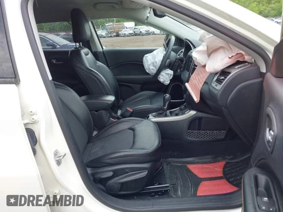 ✅ 2019 Jeep Compass Altitude • VIN: 3C4NJDBB7KT689257 • Lot: 42252773. Listed on IAAI with 65,907 mi. Free auction sales archive from the USA and detailed vehicle history report at DreamBid. Image 5.