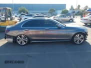 ✅ 2018 Mercedes-Benz C 350e • VIN: 55SWF4HBXJU272305 • Lot: 43507012. Wystawiony na IAAI z przebiegiem 132 575 mil. Bezpłatny archiwum sprzedaży aukcyjnych z USA i szczegółowy raport historii pojazdu na DreamBid. Zdjęcie 14.