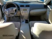 ✅ 2010 Toyota Camry LE • VIN: 4T4BF3EK0AR002751 • Lot: 82604825. Wystawiony na Copart z przebiegiem 87 805 mil. Bezpłatny archiwum sprzedaży aukcyjnych z USA i szczegółowy raport historii pojazdu na DreamBid. Zdjęcie 8.