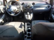 ✅ 2014 Mazda 2 Sport • VIN: JM1DE1KZ7E0179097 • Lot: 88935445. Wystawiony na Copart z przebiegiem 96 603 mil. Bezpłatny archiwum sprzedaży aukcyjnych z USA i szczegółowy raport historii pojazdu na DreamBid. Zdjęcie 8.