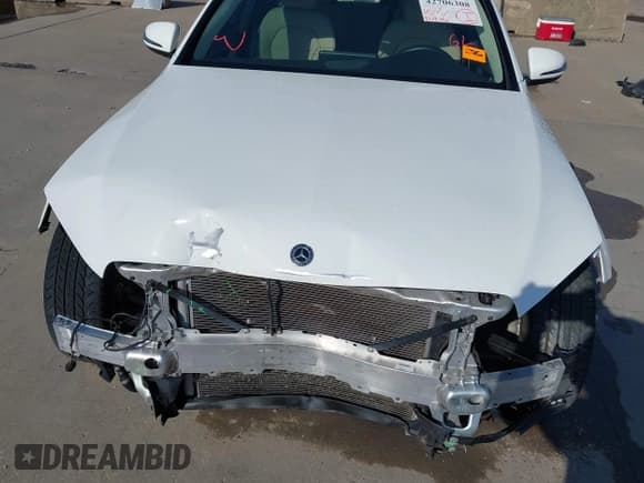 ✅ 2020 Mercedes-Benz C 300 • VIN: WDDWF8DB9LR558941 • Lot: 42706308. Listed on IAAI with 25,486 mi. Free auction sales archive from the USA and detailed vehicle history report at DreamBid. Image 6.