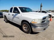 ✅ 2011 Ram 1500 ST • VIN: 1D7RB1GP1BS670910 • Lot: 89863705. Wystawiony na Copart z przebiegiem 118 244 mil. Bezpłatny archiwum sprzedaży aukcyjnych z USA i szczegółowy raport historii pojazdu na DreamBid. Zdjęcie 4.