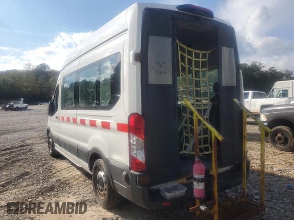 ✅ 2019 Ford Transit Passenger XL • VIN: 1FBAX2XM6KKB84733 • Lot: 84629655. Wystawiony na Copart z przebiegiem 145 446 mil. Bezpłatny archiwum sprzedaży aukcyjnych z USA i szczegółowy raport historii pojazdu na DreamBid. Zdjęcie 2.