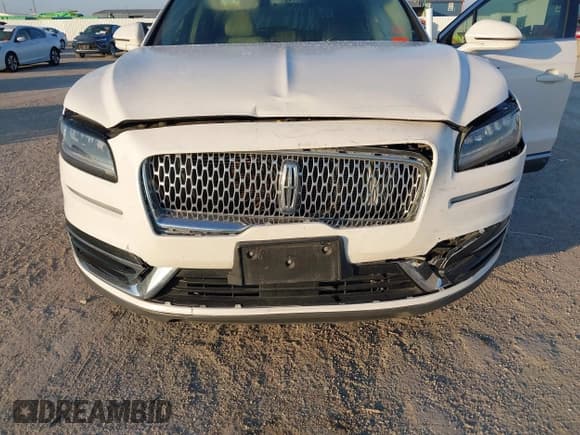 ✅ 2019 Lincoln Nautilus Select • VIN: 2LMPJ6K91KBL17460 • Lot: 43408403. Listed on IAAI with 28,429 mi. Free auction sales archive from the USA and detailed vehicle history report at DreamBid. Image 6.