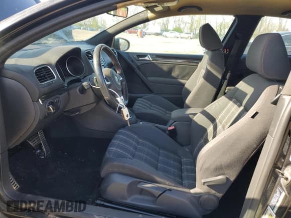 ✅ 2013 Volkswagen Golf GTI • VIN: WVWFV7AJ8DW002657 • Лот: 53261215. Опубликован ранее на Copart с пробегом 131 691 миль. Бесплатный доступ к архиву аукционных продаж из США и подробный отчёт об истории автомобиля на DreamBid. Изображение 7.