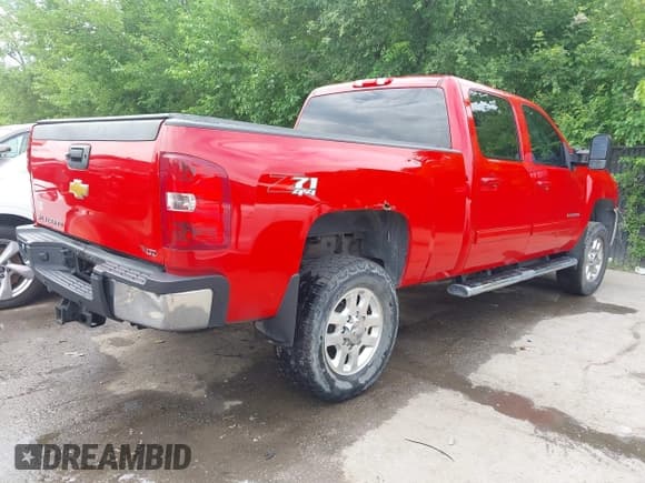 ✅ 2014 Chevrolet Silverado 2500HD LTZ • VIN: 1GC1KYE85EF174808 • Лот: 42471174. Опубликован ранее на IAAI с пробегом 234 345 миль. Бесплатный доступ к архиву аукционных продаж из США и подробный отчёт об истории автомобиля на DreamBid. Изображение 4.