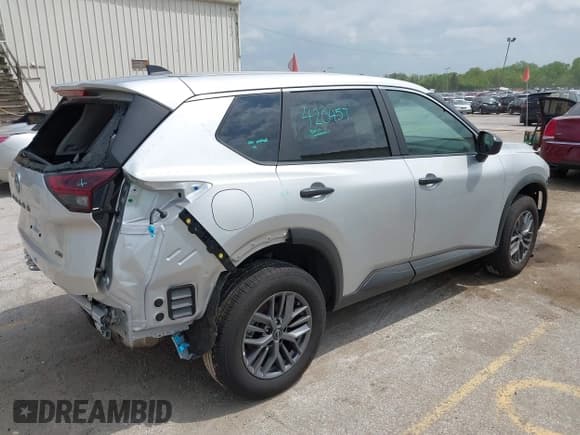 ✅ 2025 Nissan Rogue S • VIN: 5N1BT3AB4SC834268 • Lot: 42273657. Listed on IAAI with 1,499 mi. Free auction sales archive from the USA and detailed vehicle history report at DreamBid. Image 4.