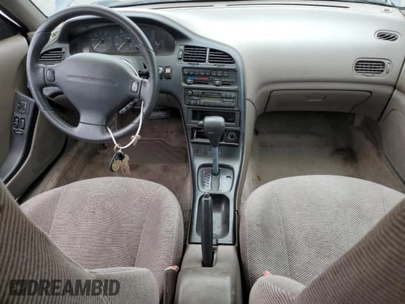 ✅ 1993 Mazda MX-6 • VIN: 1YVGE31A2P5228999 • Lot: 80751524. Wystawiony na Copart z przebiegiem 138 398 mil. Bezpłatny archiwum sprzedaży aukcyjnych z USA i szczegółowy raport historii pojazdu na DreamBid. Zdjęcie 8.