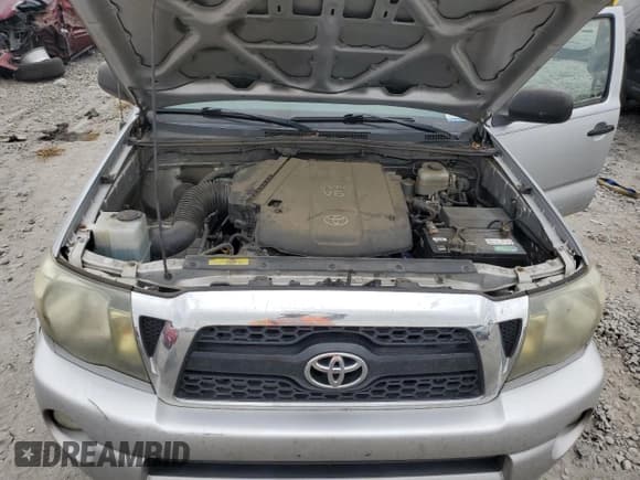 ✅ 2011 Toyota Tacoma • VIN: 3TMLU4EN1BM066411 • Lot: 85929795. Listed on Copart with 165,134 mi. Free auction sales archive from the USA and detailed vehicle history report at DreamBid. Image 11.