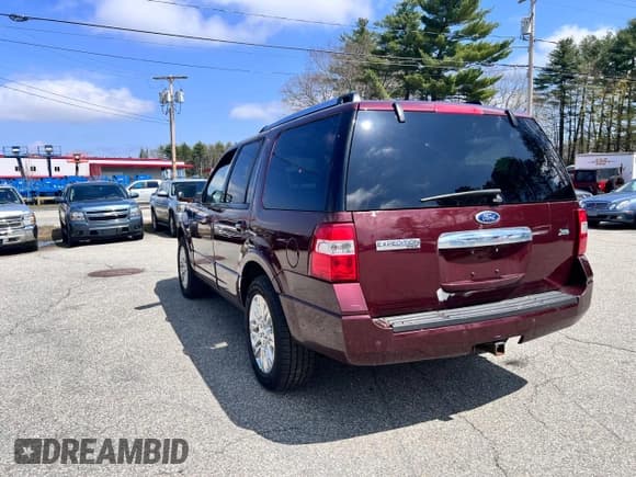 ✅ 2011 Ford Expedition Limited • VIN: 1FMJU2A57BEF10152 • Lot: 54373345. Listed on Copart with 196,959 mi. Free auction sales archive from the USA and detailed vehicle history report at DreamBid. Image 3.