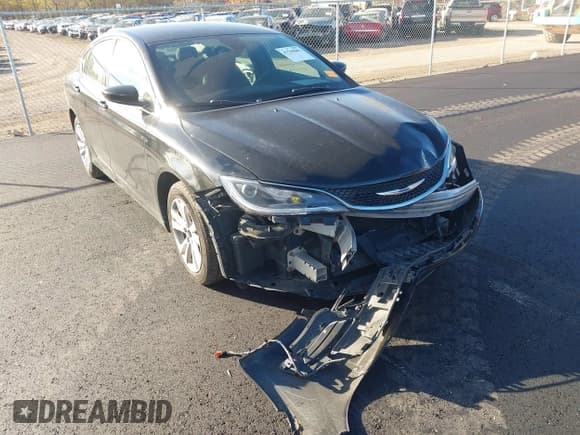 ✅ 2015 Chrysler 200 Limited • VIN: 1C3CCCAB8FN557700 • Lot: 43540085. Wystawiony na IAAI z przebiegiem 131 231 mil. Bezpłatny archiwum sprzedaży aukcyjnych z USA i szczegółowy raport historii pojazdu na DreamBid. Zdjęcie 6.