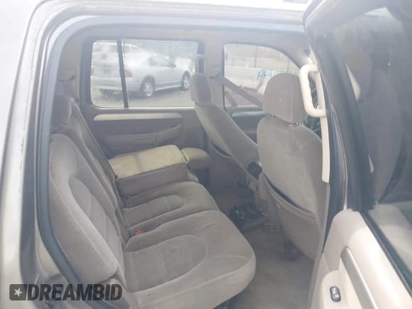 ✅ 2003 Ford Explorer XLT • VIN: 1FMZU63KX3UB09246 • Лот: 42470144. Опубликован ранее на IAAI с пробегом 247 966 миль. Бесплатный доступ к архиву аукционных продаж из США и подробный отчёт об истории автомобиля на DreamBid. Изображение 8.