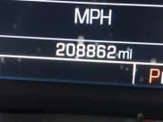 ✅ 2014 Chevrolet Silverado 1500 LT • VIN: 1GCRCREC6EZ134763 • Lot: 43318462. Wystawiony na IAAI z przebiegiem 208 862 mil. Bezpłatny archiwum sprzedaży aukcyjnych z USA i szczegółowy raport historii pojazdu na DreamBid. Zdjęcie 15.