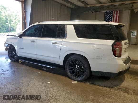 ✅ 2023 Chevrolet Suburban High Country • VIN: 1GNSKGKT3PR482608 • Lot: 62395875. Wystawiony na Copart z przebiegiem 14 382 mil. Bezpłatny archiwum sprzedaży aukcyjnych z USA i szczegółowy raport historii pojazdu na DreamBid. Zdjęcie 2.