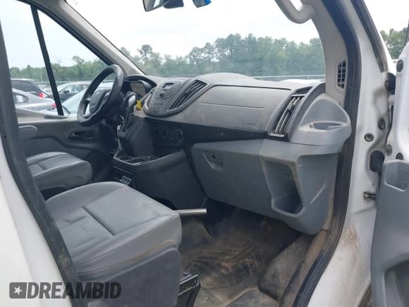 ✅ 2019 Ford Transit • VIN: 1FTBF4XG5KKA07180 • Лот: 42905252. Опубликован ранее на IAAI с пробегом 92 486 миль. Бесплатный доступ к архиву аукционных продаж из США и подробный отчёт об истории автомобиля на DreamBid. Изображение 5.