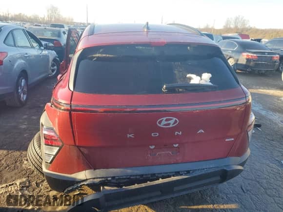 2025 Hyundai Kona SEL with VIN KM8HBCAB6SU206140, listed as a Copart auction lot 83446914 with 3,436 mi miles and Salvage title. Bid and sale history available at DreamBid. Image 6.