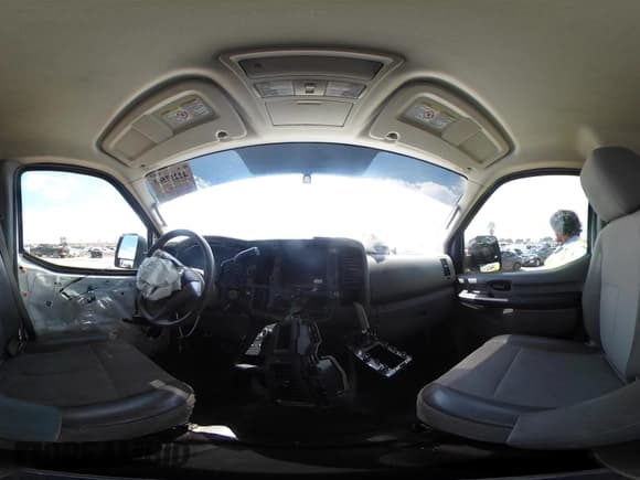 ✅ 2020 Nissan NV Cargo SV • VIN: 1N6BF0KMXLN802857 • Lot: 42217563. Wystawiony na IAAI z przebiegiem 156 333 mil. Bezpłatny archiwum sprzedaży aukcyjnych z USA i szczegółowy raport historii pojazdu na DreamBid. Zdjęcie 18.