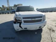 ✅ 2008 Chevrolet Suburban LTZ • VIN: 3GNFK16378G286889 • Lot: 89491935. Wystawiony na Copart z przebiegiem 227 268 mil. Bezpłatny archiwum sprzedaży aukcyjnych z USA i szczegółowy raport historii pojazdu na DreamBid. Zdjęcie 15.