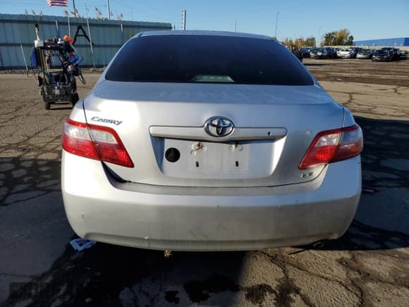 ✅ 2008 Toyota Camry LE • VIN: 4T1BE46K68U256413 • Лот: 87287095. Опубликован ранее на Copart с пробегом 264 105 миль. Бесплатный доступ к архиву аукционных продаж из США и подробный отчёт об истории автомобиля на DreamBid. Изображение 6.