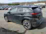 2022 Hyundai Kona Limited z VIN KM8K53AG8NU157472, wystawiony jako Copart lot #49484655 z przebiegiem 28 730 mil mil oraz Czysty tytuł • Clean title. Historia ofert i sprzedaży dostępna na DreamBid. Obrazek 2.