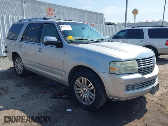 ✅ 2007 Lincoln Navigator • VIN: 5LMFU27597LJ01857 • Lot: 42179736. Wystawiony na IAAI z przebiegiem 195 202 mil. Bezpłatny archiwum sprzedaży aukcyjnych z USA i szczegółowy raport historii pojazdu na DreamBid. Zdjęcie 1.