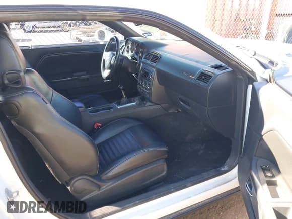 ✅ 2012 Dodge Challenger R/T Plus • VIN: 2C3CDYBT6CH110577 • Lot: 41313767. Wystawiony na IAAI z przebiegiem 146 087 mil. Bezpłatny archiwum sprzedaży aukcyjnych z USA i szczegółowy raport historii pojazdu na DreamBid. Zdjęcie 5.