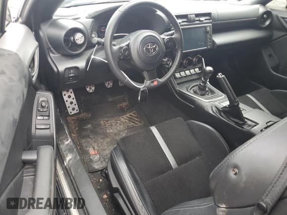 ✅ 2022 Toyota 86 Premium • VIN: JF1ZNBE14N9754310 • Lot: 51491234. Listed on Copart with 18,002 mi. Free auction sales archive from the USA and detailed vehicle history report at DreamBid. Image 8.