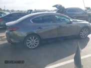 ✅ 2020 Mazda 3 Select • VIN: 3MZBPACL0LM134988 • Lot: 43333473. Wystawiony na IAAI z przebiegiem 34 507 mil. Bezpłatny archiwum sprzedaży aukcyjnych z USA i szczegółowy raport historii pojazdu na DreamBid. Zdjęcie 13.