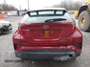 ✅ 2018 Toyota C-HR XLE Premium • VIN: NMTKHMBX4JR060590 • Lot: 43776518. Wystawiony na IAAI z przebiegiem 80 927 mil. Bezpłatny archiwum sprzedaży aukcyjnych z USA i szczegółowy raport historii pojazdu na DreamBid. Zdjęcie 16.