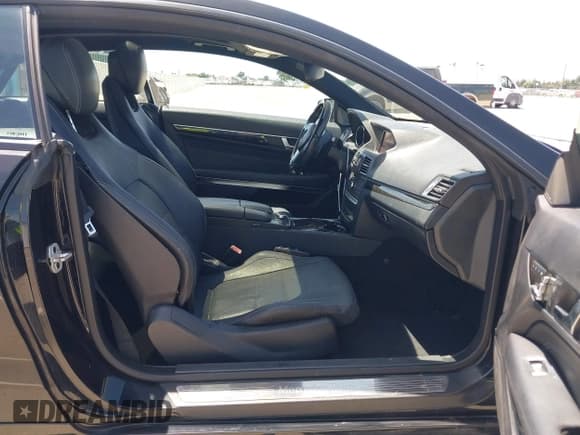 ✅ 2016 Mercedes-Benz E 400 • VIN: WDDKJ6FB6GF320261 • Lot: 42282615. Listed on IAAI with 92,904 mi. Free auction sales archive from the USA and detailed vehicle history report at DreamBid. Image 5.