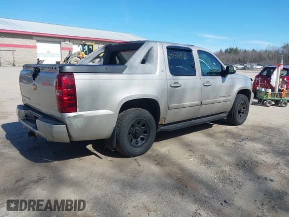 ✅ 2007 Chevrolet Avalanche LTZ • VIN: 3GNFK12357G123484 • Lot: 41881886. Listed on IAAI with 181,223 mi. Free auction sales archive from the USA and detailed vehicle history report at DreamBid. Image 4.