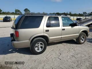 ✅ 2002 Chevrolet Blazer LS • VIN: 1GNCS13W62K125399 • Lot: 88986855. Wystawiony na Copart z przebiegiem 147 128 mil. Bezpłatny archiwum sprzedaży aukcyjnych z USA i szczegółowy raport historii pojazdu na DreamBid. Zdjęcie 3.