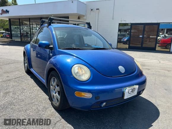 ✅ 2002 Volkswagen Beetle GLX • VIN: 3VWDD21C32M457103 • Лот: 52828275. Опубликован ранее на Copart с пробегом 89 547 миль. Бесплатный доступ к архиву аукционных продаж из США и подробный отчёт об истории автомобиля на DreamBid. Изображение 1.