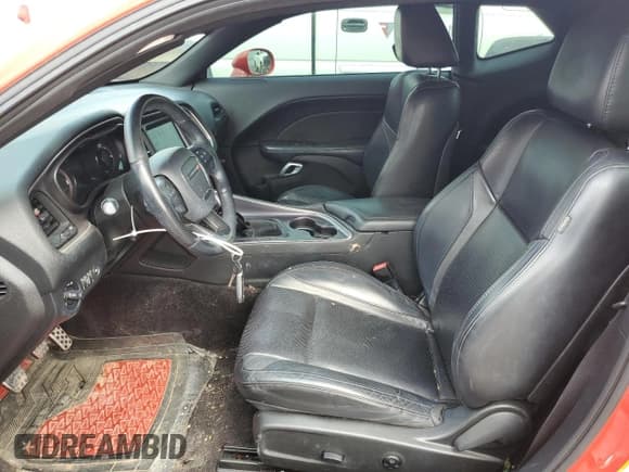 ✅ 2016 Dodge Challenger R/T • VIN: 2C3CDZBT6GH114091 • Lot: 67924634. Wystawiony na Copart z przebiegiem 68 874 mil. Bezpłatny archiwum sprzedaży aukcyjnych z USA i szczegółowy raport historii pojazdu na DreamBid. Zdjęcie 7.