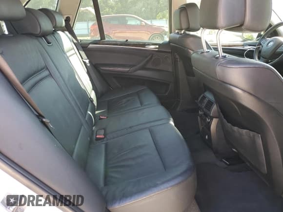 ✅ 2011 BMW X5 35i • VIN: 5UXZV4C55BL410073 • Lot: 92504375. Wystawiony na Copart z przebiegiem 145 483 mil. Bezpłatny archiwum sprzedaży aukcyjnych z USA i szczegółowy raport historii pojazdu na DreamBid. Zdjęcie 11.