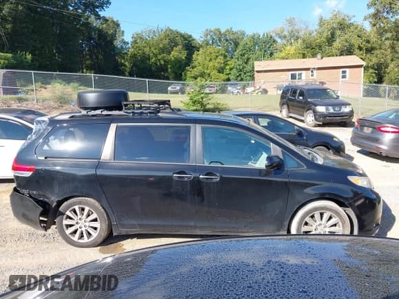 ✅ 2012 Toyota Sienna XLE • VIN: 5TDDK3DC2CS041006 • Lot: 43091188. Listed on IAAI with 178,385 mi. Free auction sales archive from the USA and detailed vehicle history report at DreamBid. Image 14.