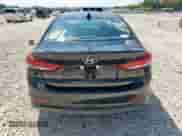 2018 Hyundai Elantra Value Edition z VIN KMHD84LF1JU663987, wystawiony jako Copart lot #82127765 z przebiegiem 75 732 mil mil oraz Czysty tytuł • Clean title. Historia ofert i sprzedaży dostępna na DreamBid. Obrazek 6.