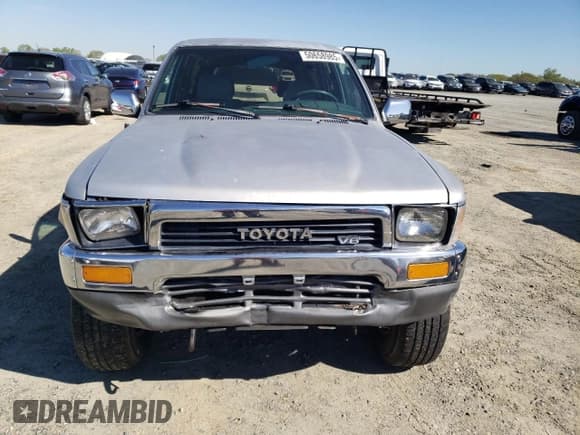 ✅ 1990 Toyota 4Runner • VIN: JT3VN29V4L0003235 • Lot: 50658985. Wystawiony na Copart z przebiegiem 158 033 mil. Bezpłatny archiwum sprzedaży aukcyjnych z USA i szczegółowy raport historii pojazdu na DreamBid. Zdjęcie 5.