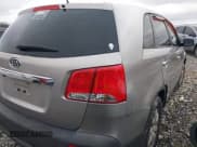 ✅ 2013 Kia Sorento LX • VIN: 5XYKT4A12DG405954 • Lot: 43764807. Listed on IAAI with 306,849 mi. Free auction sales archive from the USA and detailed vehicle history report at DreamBid. Image 4.