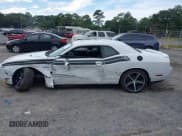 ✅ 2014 Dodge Challenger R/T Classic • VIN: 2C3CDYBT8EH184540 • Lot: 43181007. Wystawiony na IAAI z przebiegiem 83 901 mil. Bezpłatny archiwum sprzedaży aukcyjnych z USA i szczegółowy raport historii pojazdu na DreamBid. Zdjęcie 14.