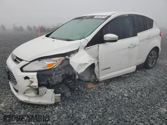 ✅ 2017 Ford C-Max Titanium • VIN: 1FADP5DU2HL111026 • Lot: 82679625. Wystawiony na Copart z przebiegiem 46 028 mil. Bezpłatny archiwum sprzedaży aukcyjnych z USA i szczegółowy raport historii pojazdu na DreamBid. Zdjęcie 1.