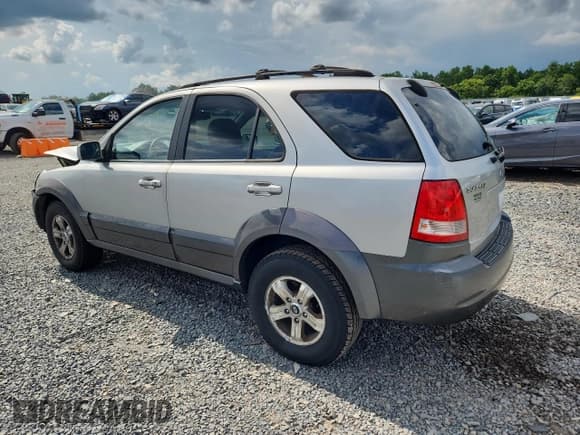 ✅ 2004 Kia Sorento LX • VIN: KNDJC733545230913 • Лот: 64756845. Опубликован ранее на Copart с пробегом 58 498 миль. Бесплатный доступ к архиву аукционных продаж из США и подробный отчёт об истории автомобиля на DreamBid. Изображение 2.