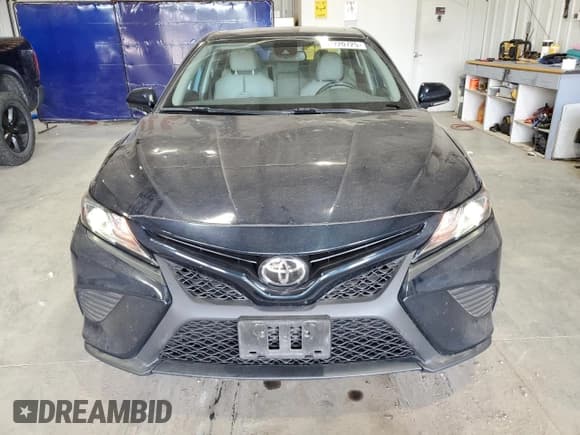 ✅ 2019 Toyota Camry SE • VIN: 4T1B11HK3KU856708 • Лот: 67720725. Опубликован ранее на Copart с пробегом 81 016 миль. Бесплатный доступ к архиву аукционных продаж из США и подробный отчёт об истории автомобиля на DreamBid. Изображение 5.